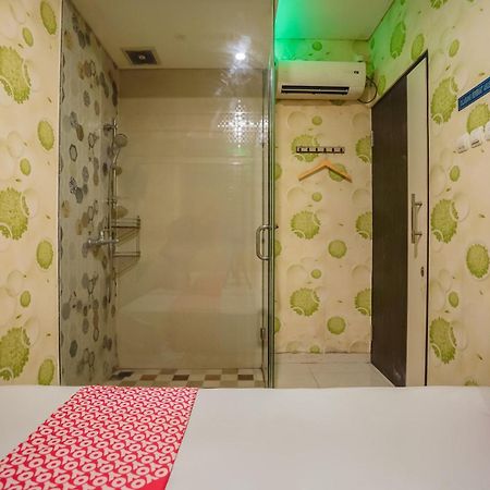 Super Oyo Capital O 92633 Spring Hotel Gubeng Surabaya Eksteriør billede