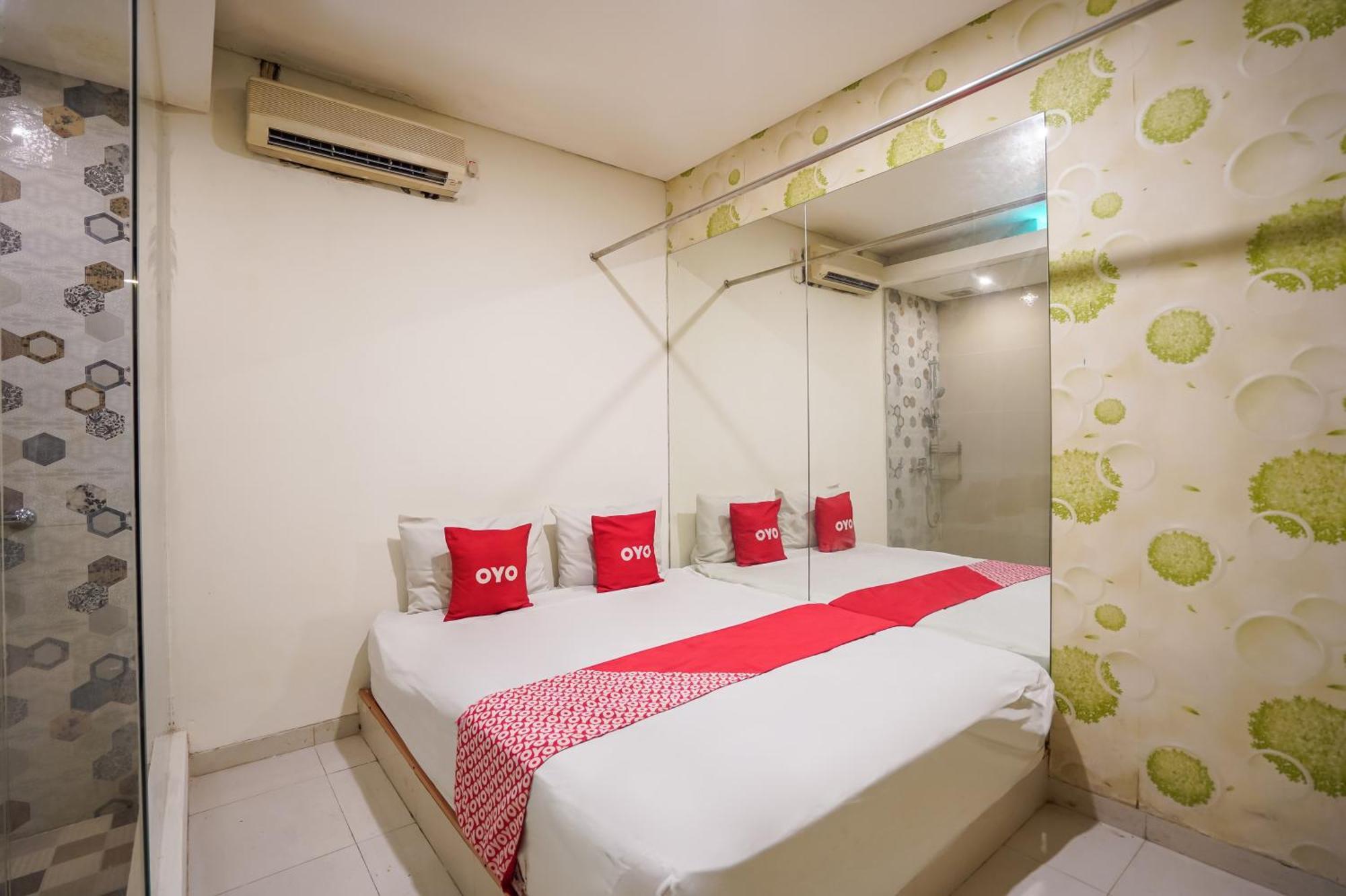 Super Oyo Capital O 92633 Spring Hotel Gubeng Surabaya Eksteriør billede