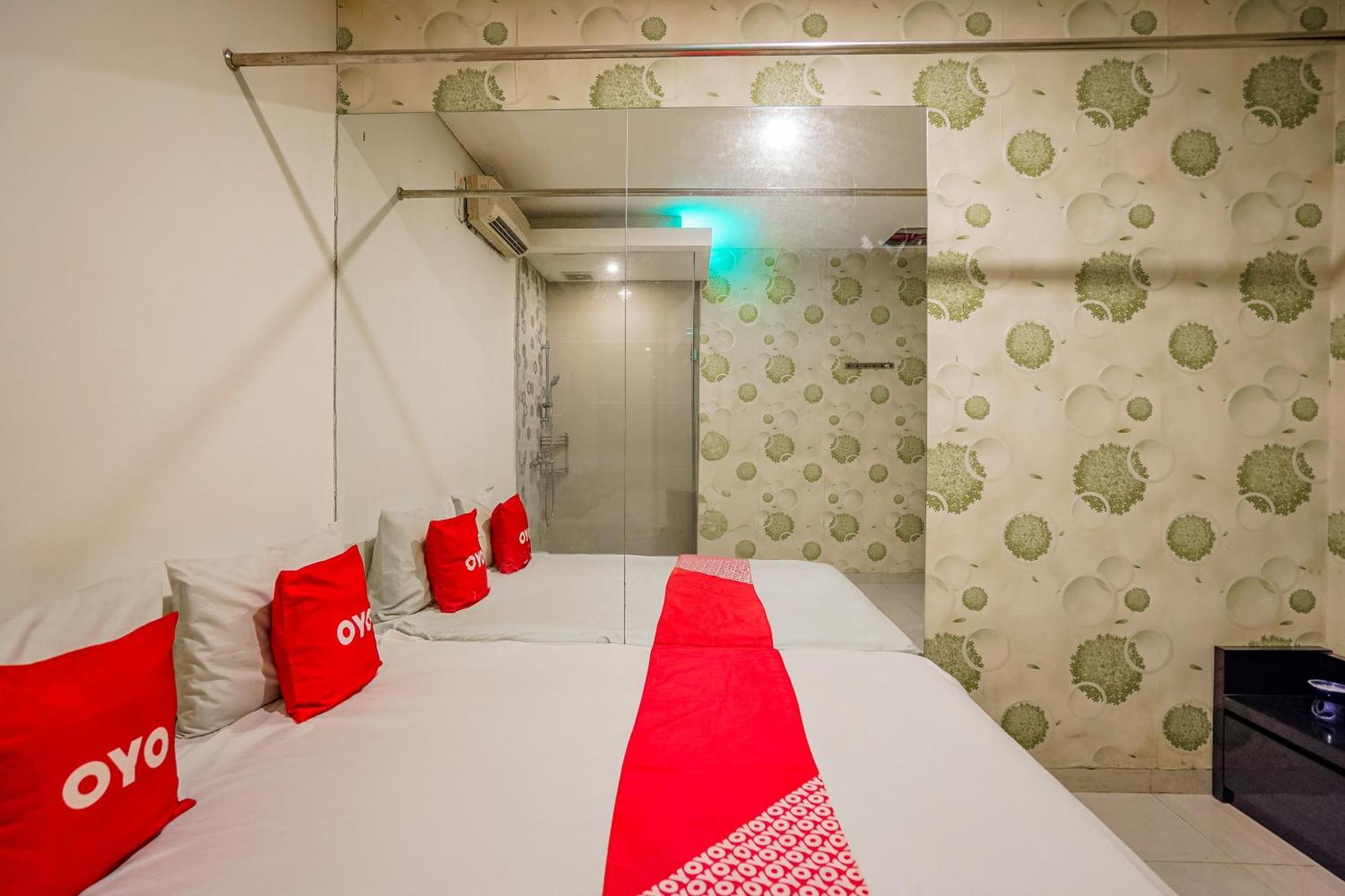 Super Oyo Capital O 92633 Spring Hotel Gubeng Surabaya Eksteriør billede