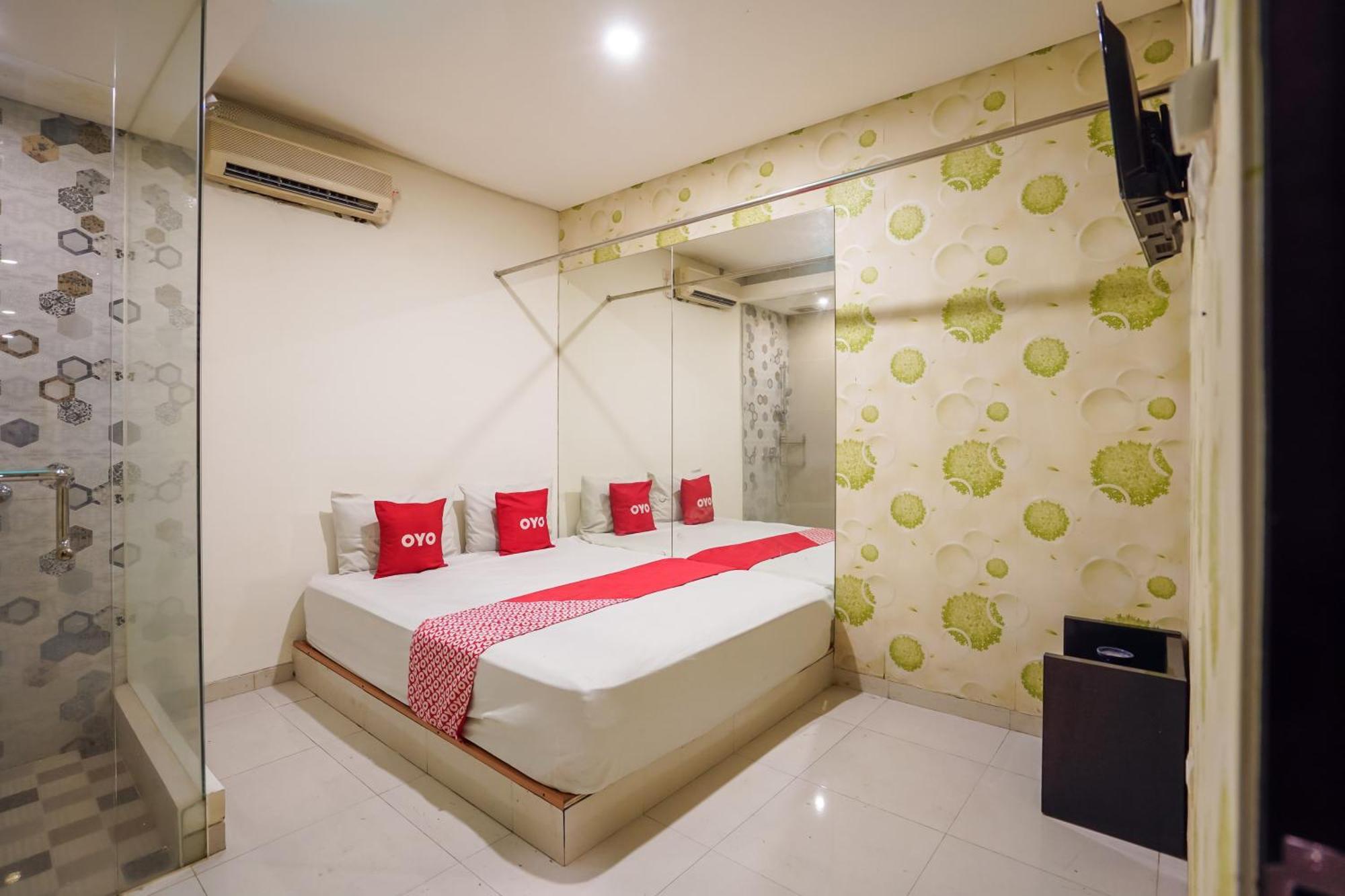 Super Oyo Capital O 92633 Spring Hotel Gubeng Surabaya Eksteriør billede